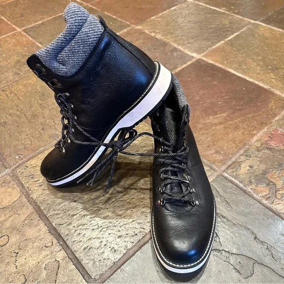 Wolverine Black Leather Men's Hiking Boots. Used only couple of times. - Picture 2 of 6